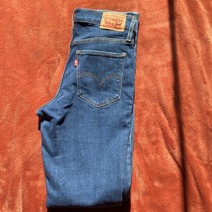 Levi skinny jeans